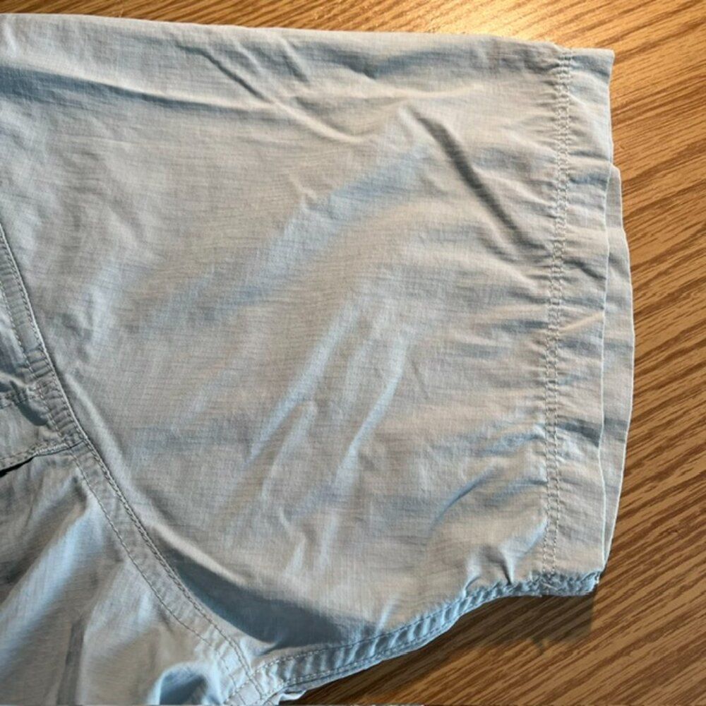 North Face Light Gray Outdoors Hiking Vented Lightweight Mesh Line- Size XL - Picture 3 of 9